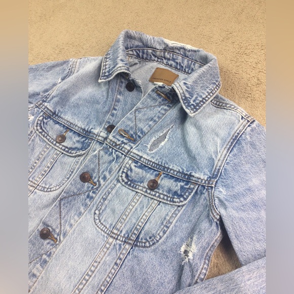 Womens blue American Eagle distressed jean jacket size xs - Picture 2 of 15